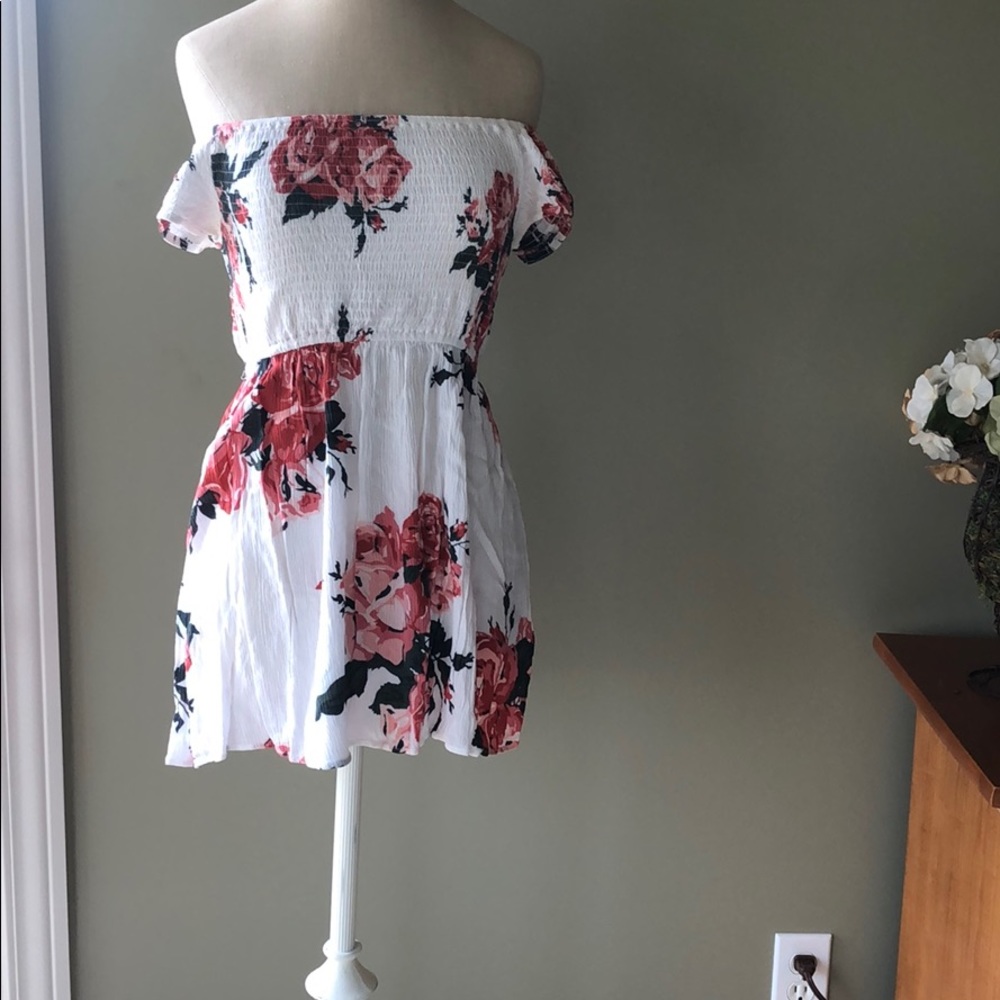 Off shoulder white floral shift dress. Size S